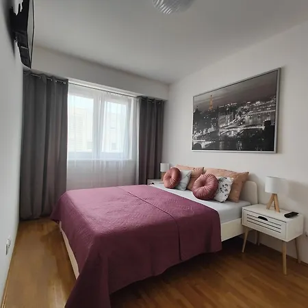 Musulin With Balcony And Garage * 자다르