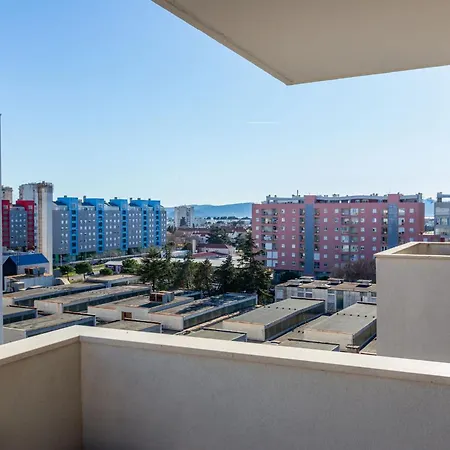 Musulin With Balcony And Garage * 자다르