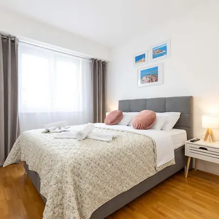 Apartamento Musulin With Balcony And Garage *