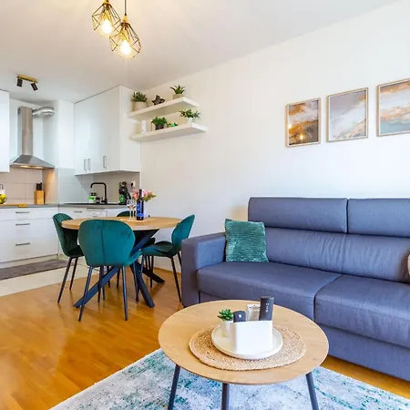 Musulin With Balcony And Garage Διαμέρισμα