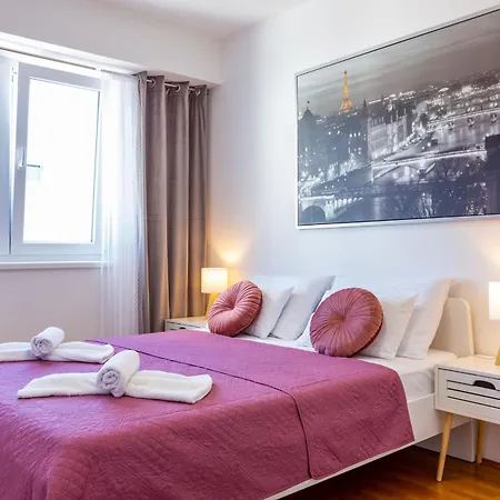 Musulin With Balcony And Garage