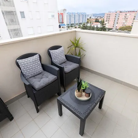 Musulin With Balcony And Garage * زادار