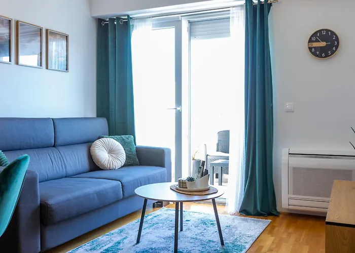 Musulin With Balcony And Garage * Ζαντάρ