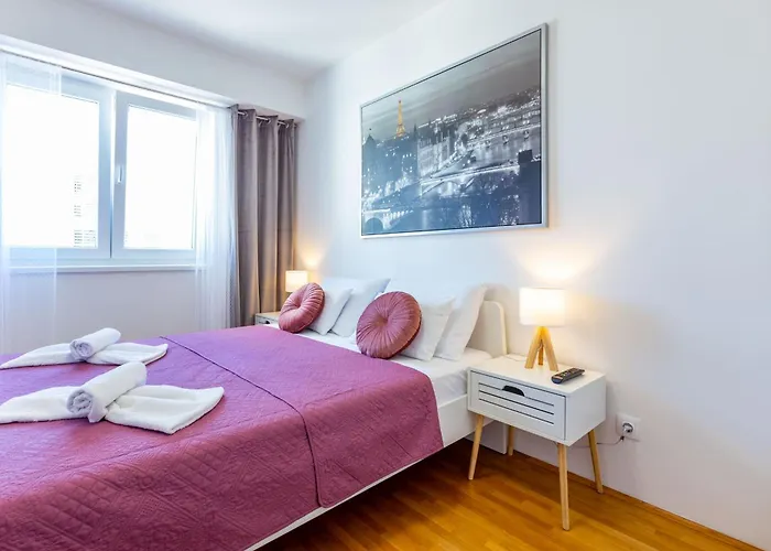 Musulin With Balcony And Garage *