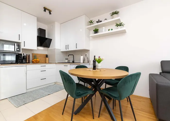 Apartment Musulin With Balcony And Garage *